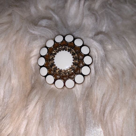 Baby Gap Boujee Faux Fur Cropped Jacket w/Broach Size: Med/Large EUC - Picture 5 of 8